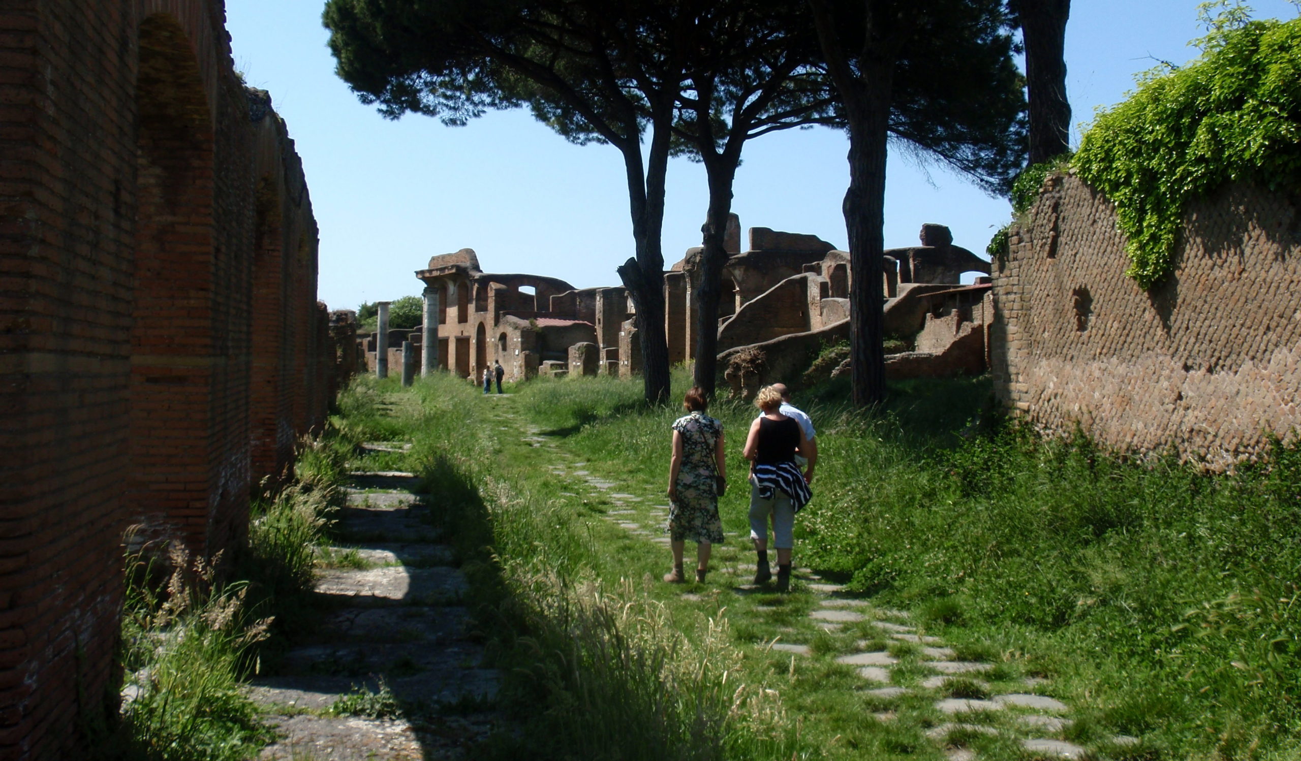 Lomme met haar ouders in Ostia, Rome